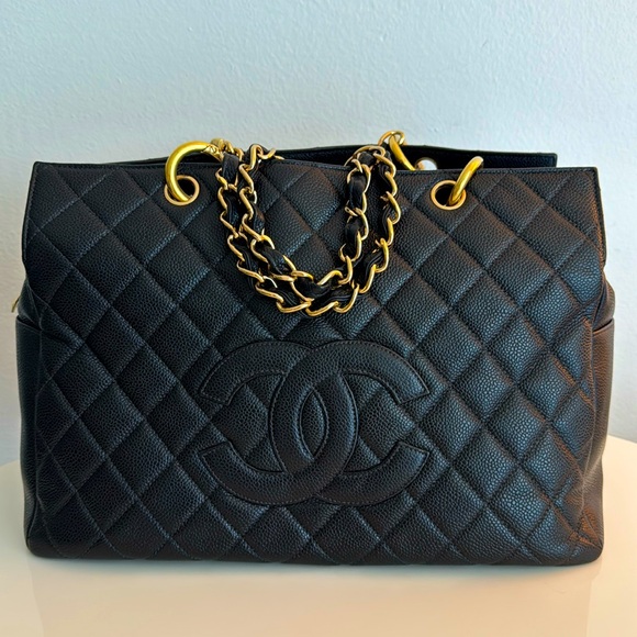 CHANEL Handbags - CHANEL Black Caviar Leather 24k Gold Plated Hardware Shopping Bag